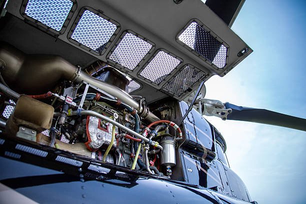 Motor de helicóptero Bell 407 com faixas cinzas pretas.